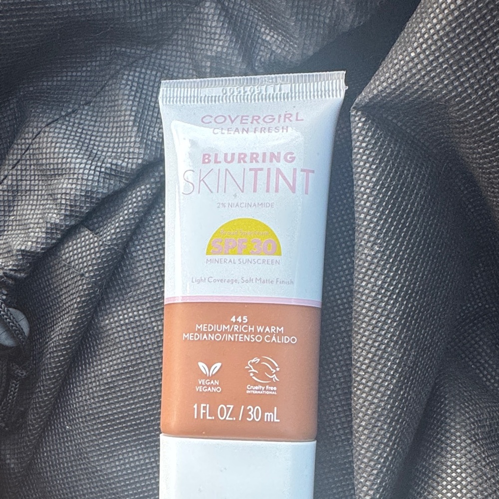 COVERGIRL Clean Fresh Blurring Skin Tint SPF 30 - Medium/Rich Warm